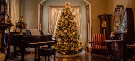 christmas themed bed and breakfast